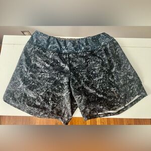 Brooks ORIGINAL Chaser 5" Short Size Large